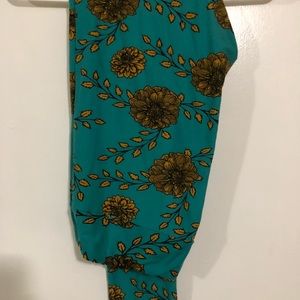 Tall and Curvy LuLaRoe leggings
